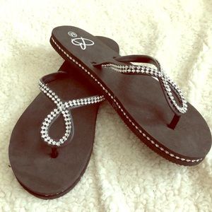 Embellished flip flop size 8